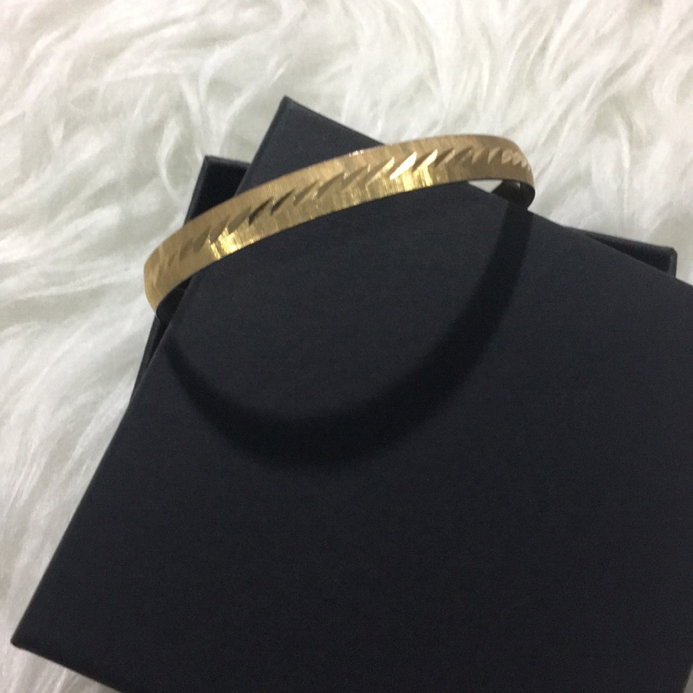 Gold Monet bangle - Picture 2 of 8